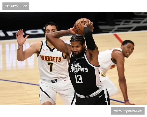 乔治与金鹰激烈对决被誉为63公斤级巅峰之战引发拳迷热烈讨论